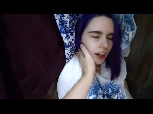 ❤️ Fannt meng Schwëster am Kleederschaf an huet hatt gehollef Pornovideo op Porno lb.loanworld.top